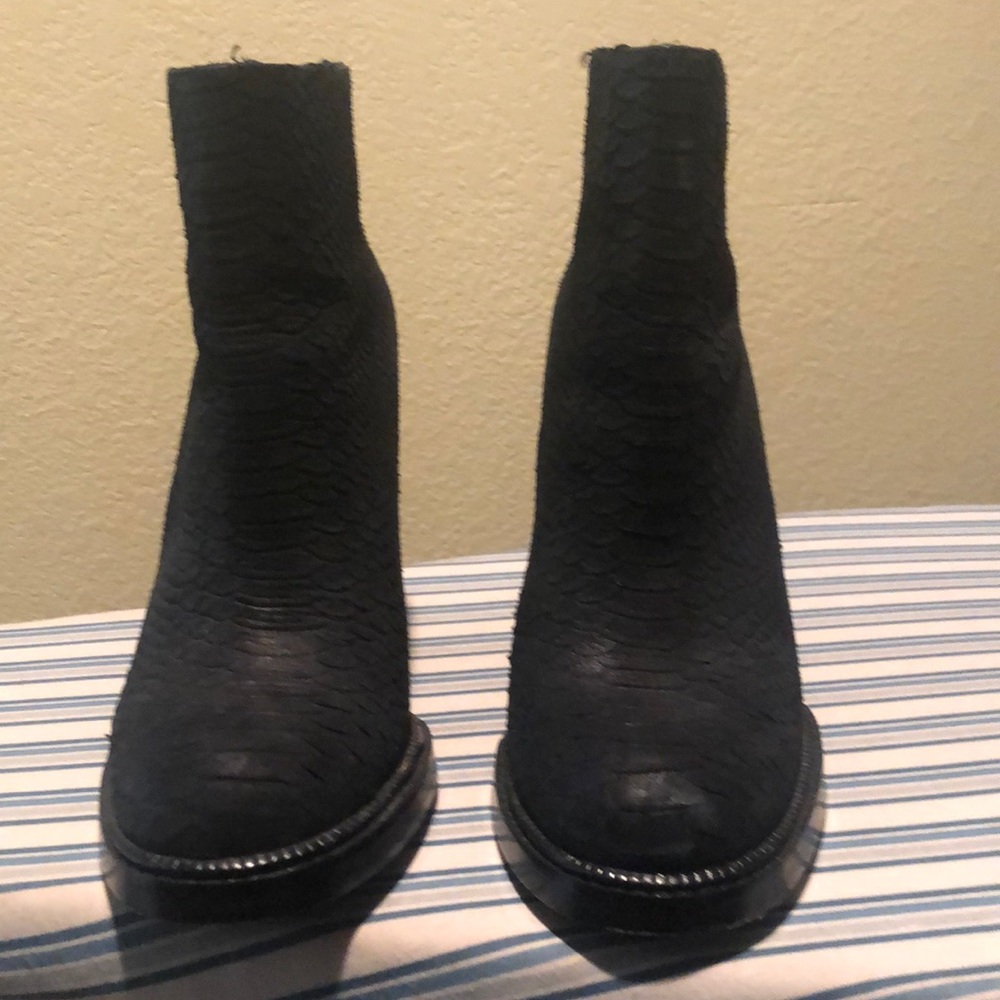Boots - Picture 5 of 5